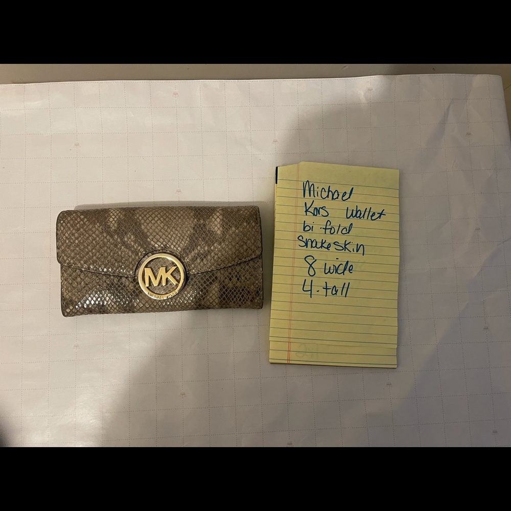 Michael kors wallet